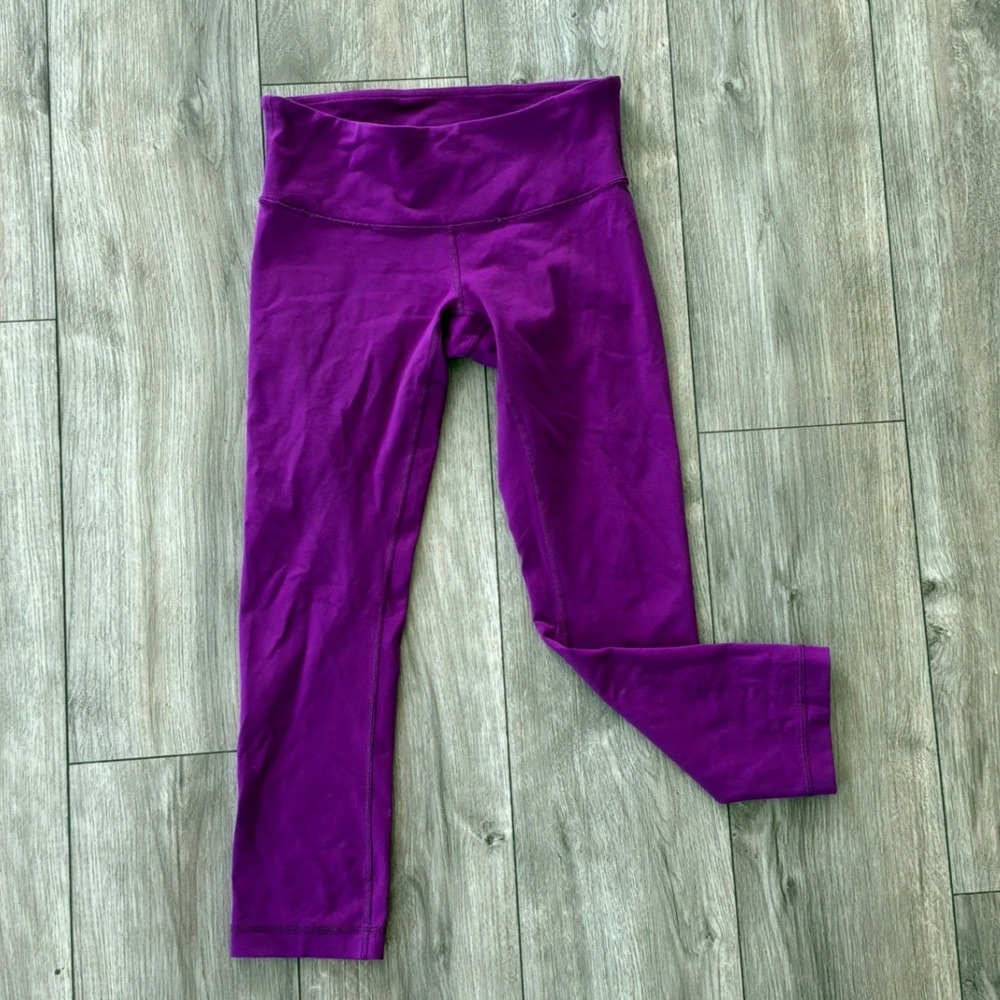 Lululemon Wunder Under Crop Leggings Purple Size 4 Yoga Workout Pants Mid Rise